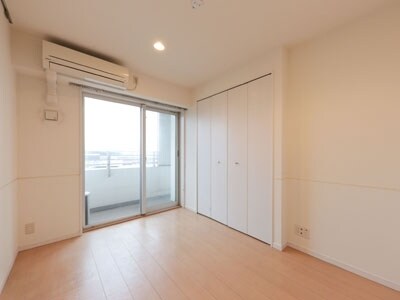 物件内観写真11　(洋室・同タイプ参照)