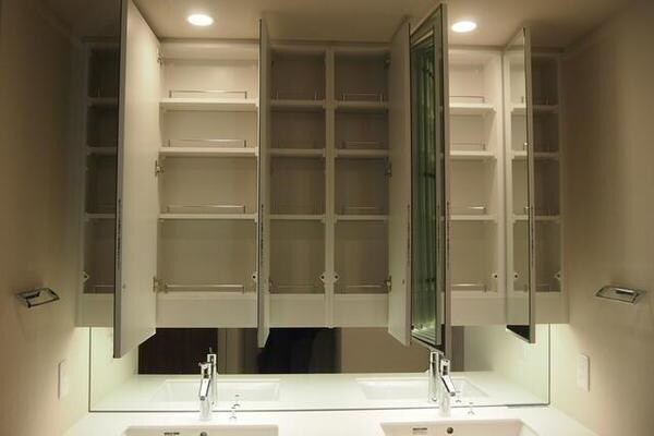 物件内観写真9　(洗面収納)