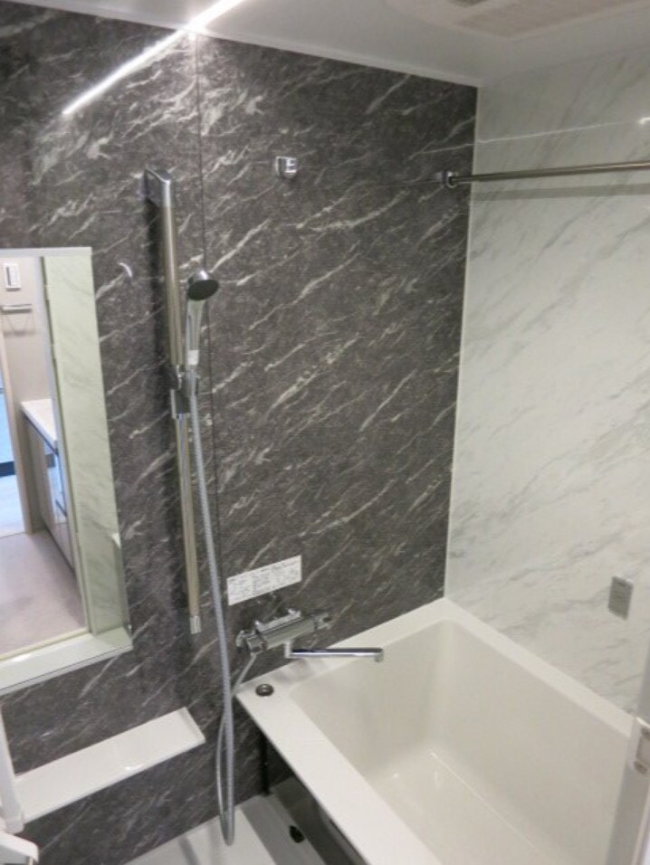 物件内観写真6　(浴室換気乾燥機付き)