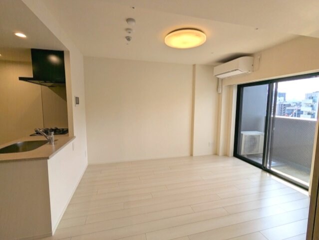 物件内観写真23　(カウンターキッチン、インターネット無料、リビングと各洋室にエ)