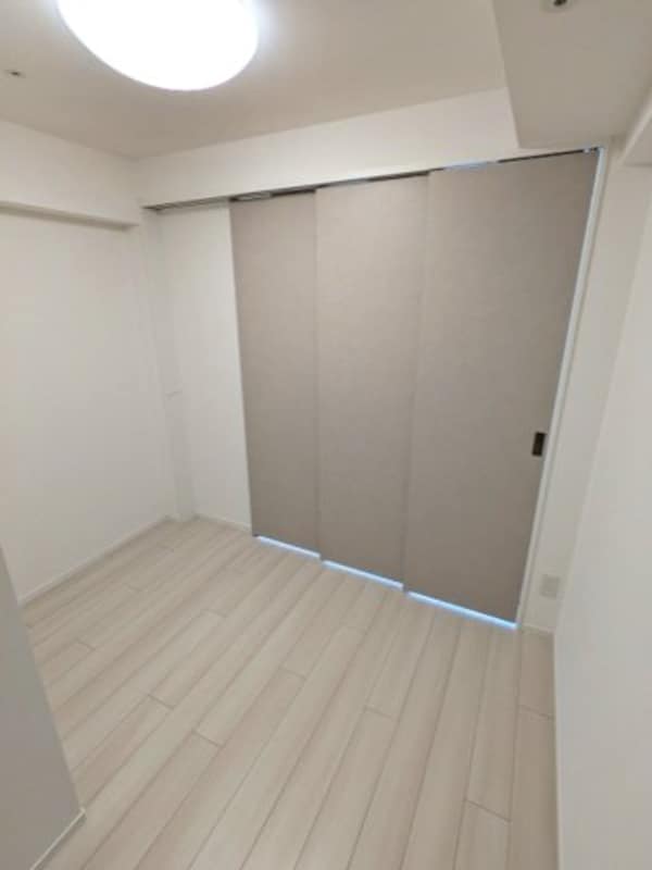建物設備(ダイニング、インターネット無料、リビングに照明付です)