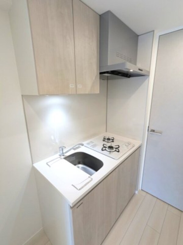 キッチン(ガス2口システムキッチン、瀟洒でお手入れ楽なガラストップコン)