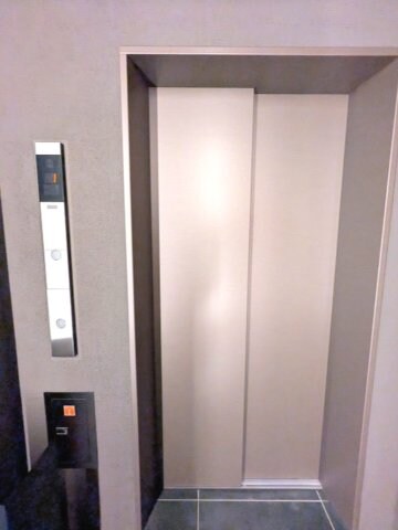 物件内観写真20　(エレベーターです)