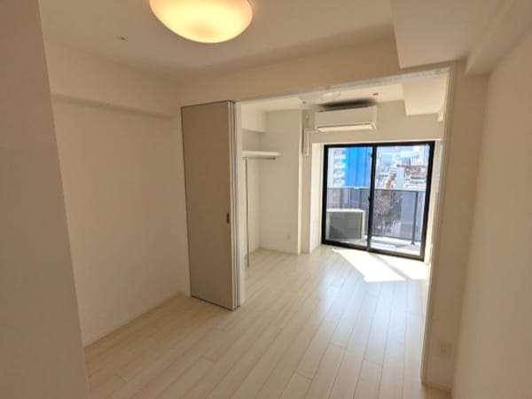 建物設備(インターネット無料、リビングに照明付です)