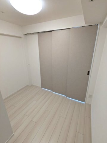 物件内観写真24　(ダイニング、インターネット無料、リビングに照明付です)