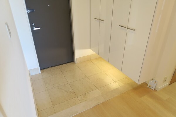 玄関(家具家電等は付きません)