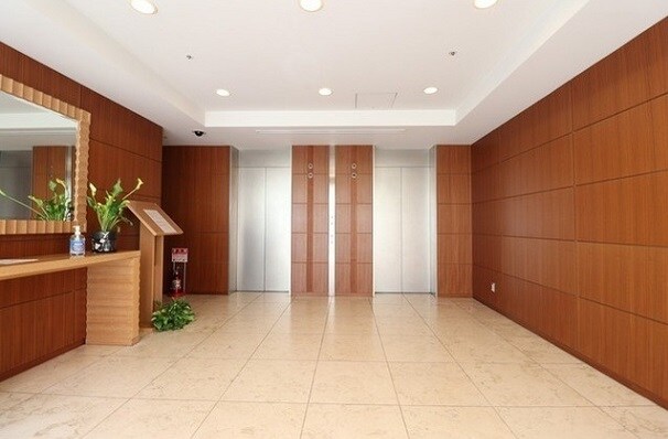 物件内観写真17　(エントランスホール)