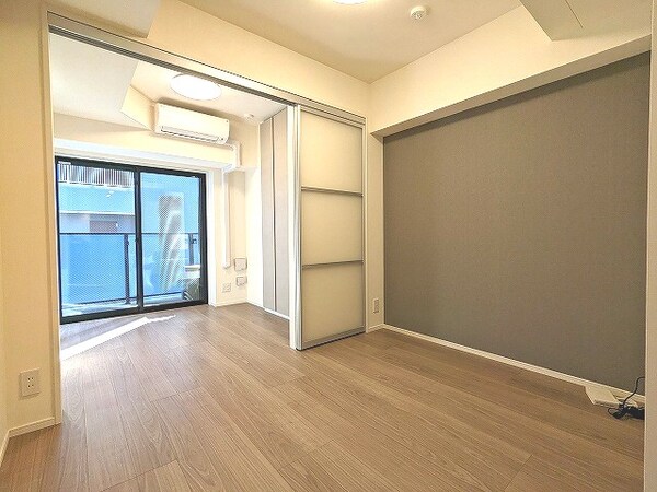 居室(インターネット無料、床暖房、照明付きです)