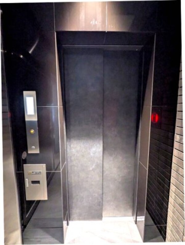 建物設備(防犯モニター付セキュリティエレベーターです)