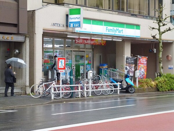 周辺環境(ファミリーマート台東１丁目店 292m)