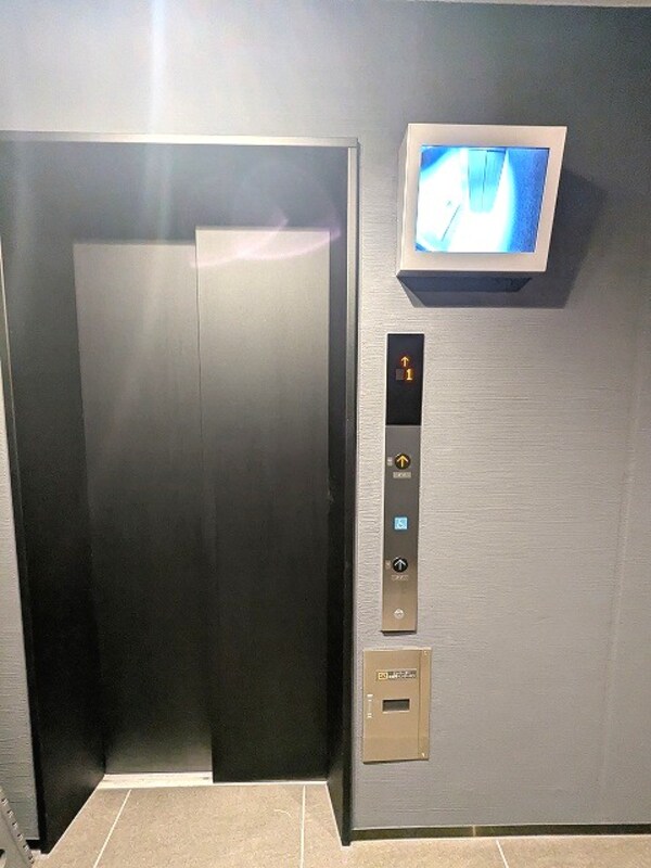 建物設備(防犯モニター付セキュリティエレベーターです)