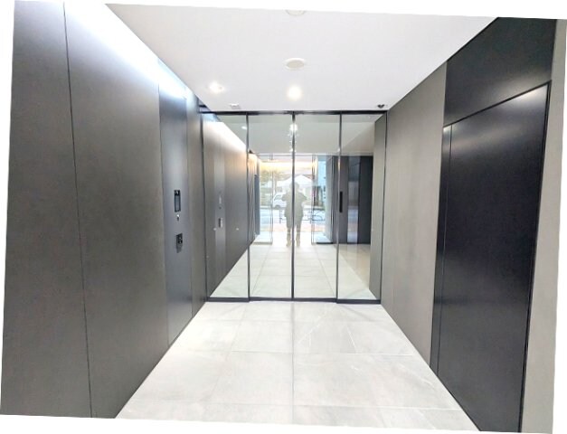 物件外観写真2　(タッチキーのモニター付オートロックセキュリティです、瀟洒なエ)