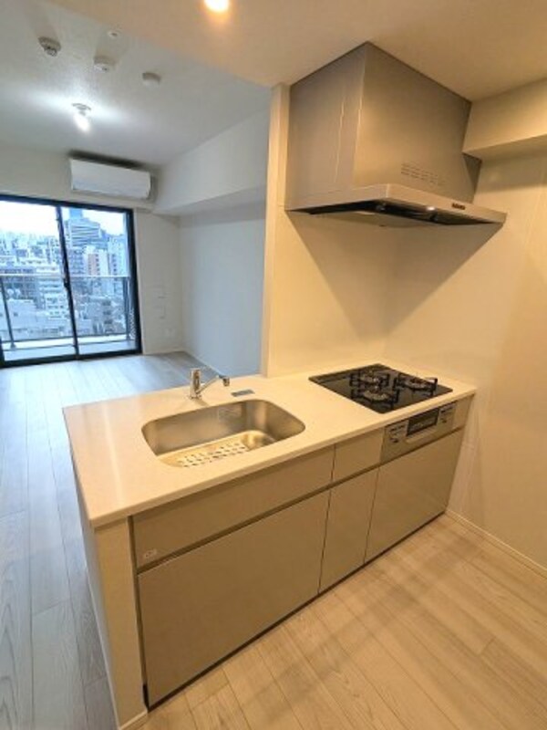 キッチン(グリル付ガス3口カウンターキッチン、瀟洒でお手入れしやすいガ)