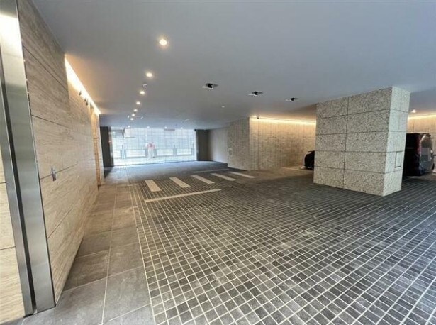 物件内観写真13　(駐車場入口)