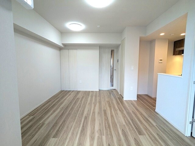 物件内観写真6　(南向き日当たり眺望良好です)