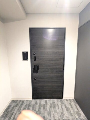 物件内観写真16　(ディンプルキーのダブルロックとタッチキーのセキュリティ)