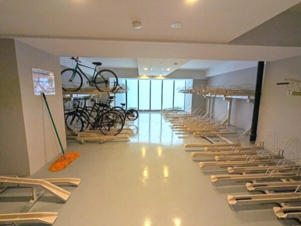 建物設備(2Fの屋内自転車置場)