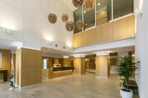 物件内観写真18　(エントランスホール)