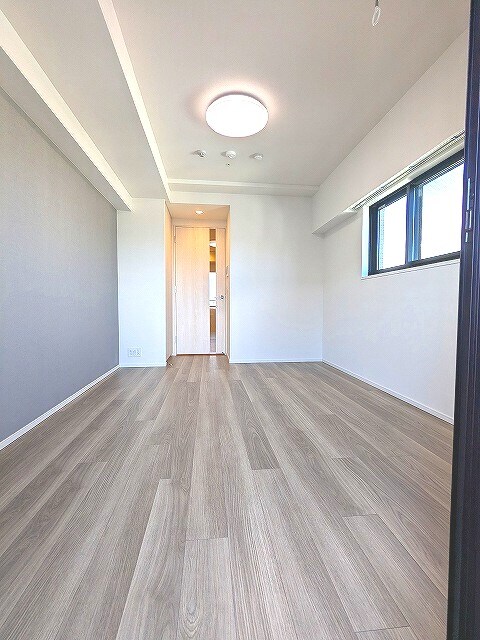 物件内観写真3　(角部屋2面採光です)