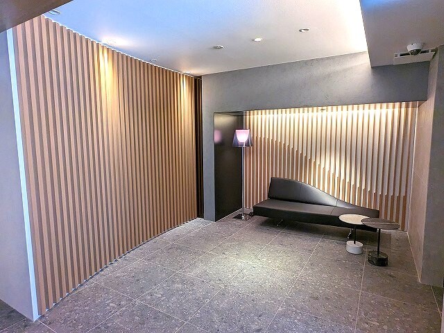 物件内観写真14　(優雅なエントランスラウンジです)