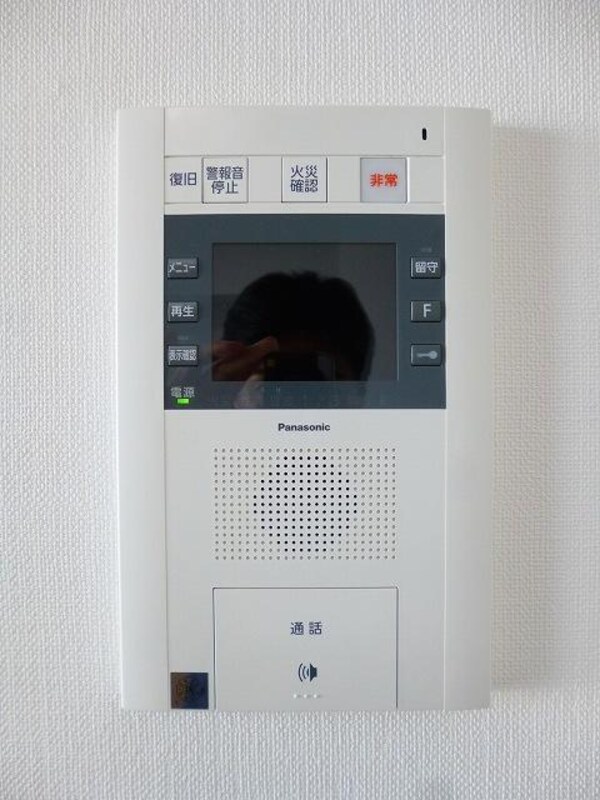 建物設備(コンフォリア浅草橋のＴＶモニター付インターホンです)