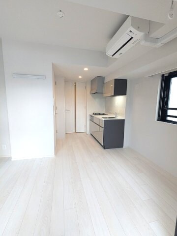 物件内観写真8　(インターネット無料、ペット可、角部屋リビングと洋室2面採光開)