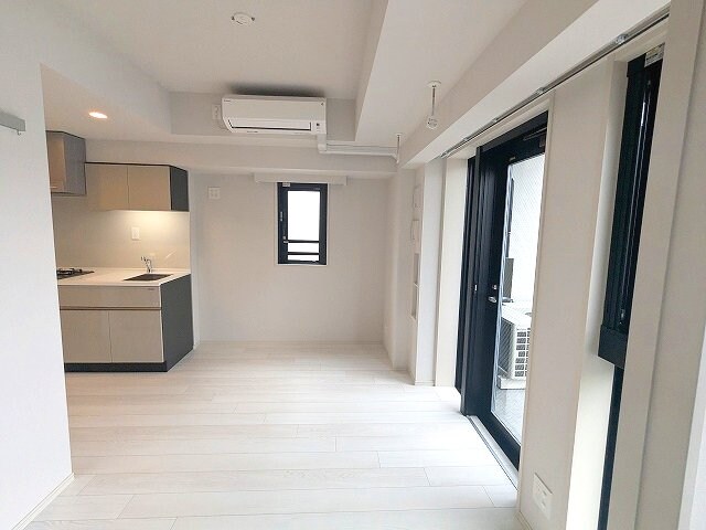 物件内観写真25　(インターネット無料、ペット可、角部屋リビングと洋室2面採光開)