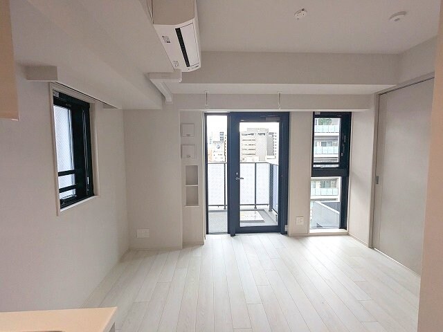 物件内観写真28　(インターネット無料、ペット可、角部屋リビングと洋室2面採光開)