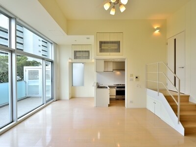 物件内観写真12　(リビング・同タイプ参照)