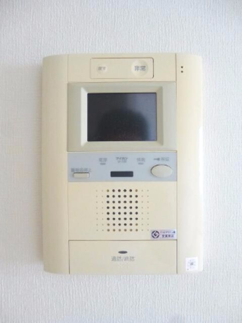 物件内観写真9　(ＴＶモニター付インターホンです、オートロックです)