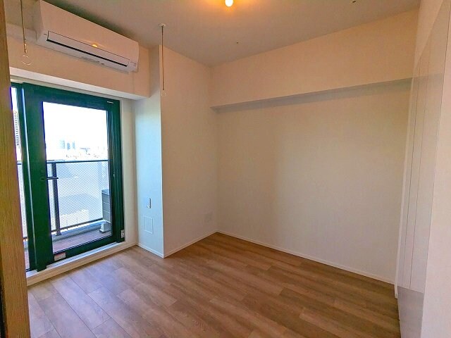 物件内観写真8　(5.1帖洋室)