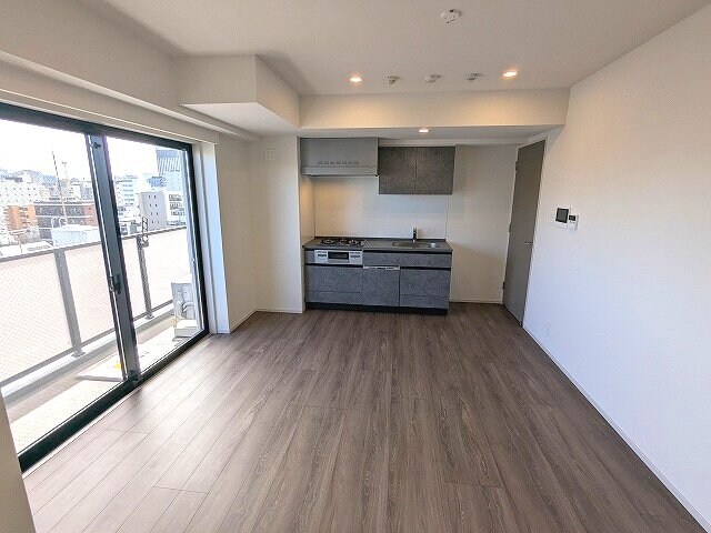 物件内観写真7　(DKにダウンライト付き)