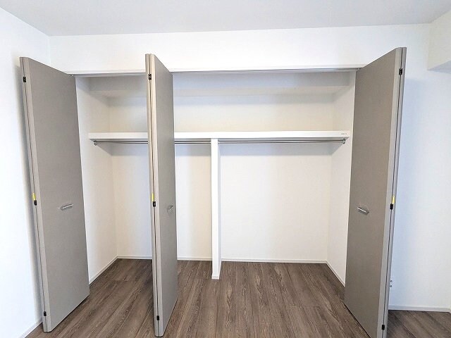 物件内観写真9　(洋室のクローゼット)