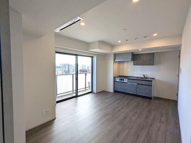 物件内観写真25　(DKにエアコン・ダウンライト付き)