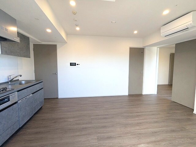 物件内観写真26　(DKにエアコン・ダウンライト付き)