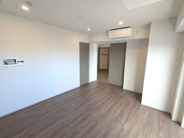 建物設備(DKにエアコン・ダウンライト付き)