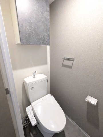 物件内観写真13　(温水洗浄便座)