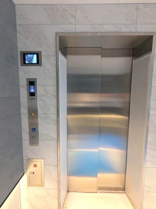 建物設備(防犯モニター付セキュリティエレベーター)