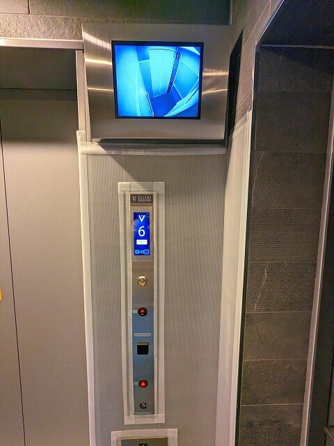 物件内観写真17　(防犯モニター付きセキュリティエレベーターです)