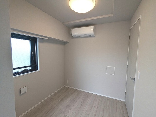 建物設備(4.5帖洋室、エアコン照明付き)