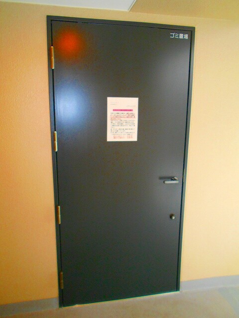 物件内観写真19　(24時間利用可能なごみ置場です)