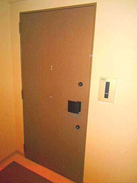 物件内観写真27　(玄関ダブルロックセキュリティです)