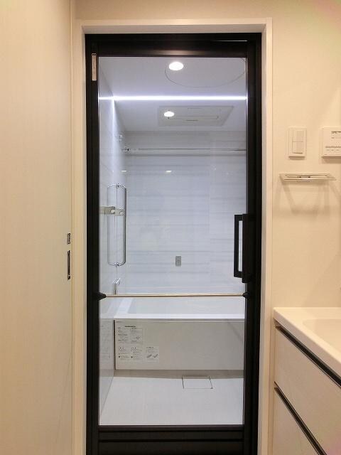 物件内観写真18　(インプレストレジデンス上野ジアーキテクトはシースルーバスです)