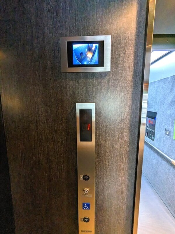 建物設備(防犯モニター付きセキュリティエレベーターです)
