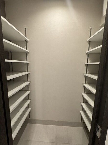 物件内観写真10　(シューズインクローゼット)