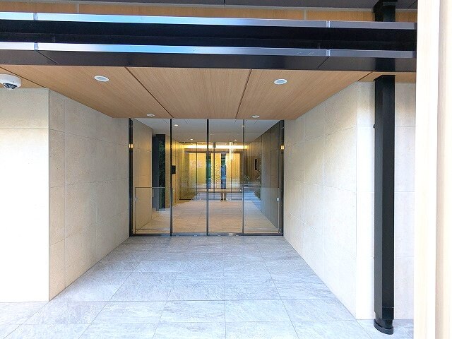 物件内観写真14　(瀟洒なエントランス)