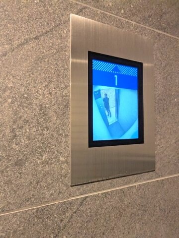 物件内観写真19　(防犯モニター付セキュリティエレベーターです)