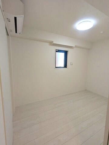 物件内観写真8　(角部屋窓付きの4.5帖洋室、インターネットWi-Fi無料、エ)