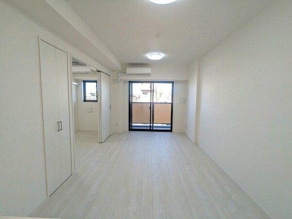 建物設備(インターネットWi-Fi無料、リビングと各洋室にエアコンと照)