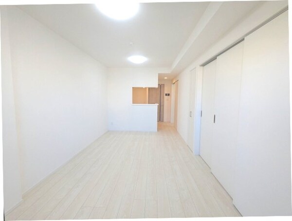 建物設備(インターネットWi-Fi無料、リビングにエアコンと照明・収納)